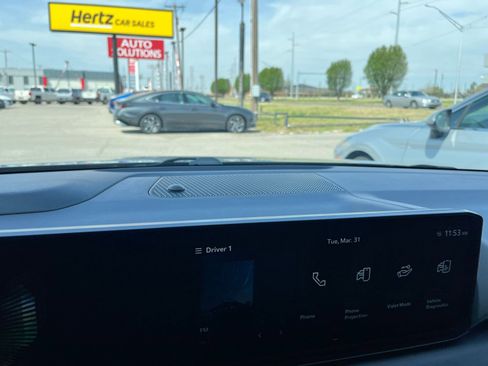 Used 2025 Kia K4 LXS image 17