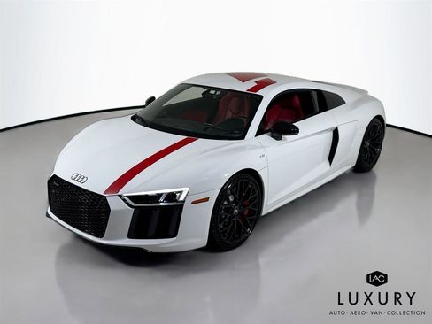 Used 2018 Audi R8 V10 RWD image 2