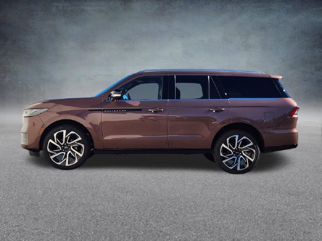 New 2027 Lincoln Navigator Black Label AWD/4WD image 4