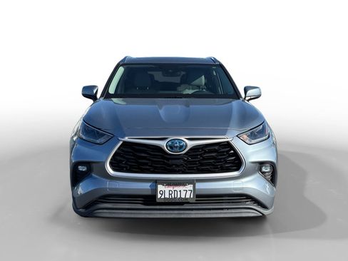 Used 2021 Toyota Highlander XLE image 8