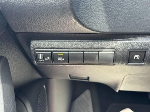Used 2025 Toyota Corolla LE FWD image 25