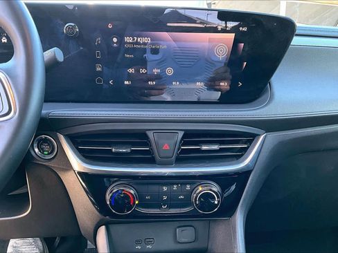 Used 2024 Buick Encore GX Sport Touring image 32