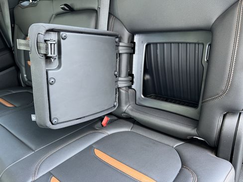 Used 2019 GMC Sierra 1500 AT4 w/ AT4 Premium Package AWD/4WD image 18