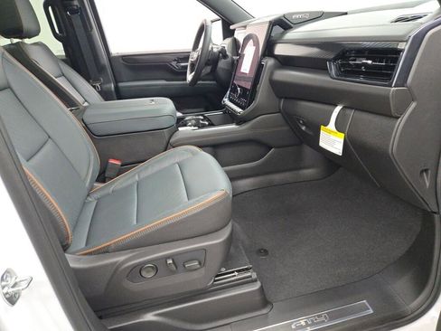 New 2026 GMC Yukon XL AT4 w/ AT4 Premium Package image 7