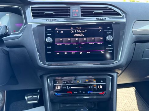 Certified 2023 Volkswagen Tiguan SE R-Line FWD image 21