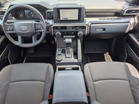 Used 2025 Toyota Tacoma SR5 AWD/4WD image 5