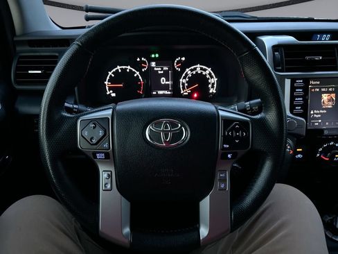 Used 2020 Toyota 4Runner SR5 Premium w/ Moonroof Package AWD/4WD image 15