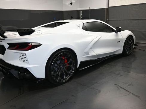 Used 2023 Chevrolet Corvette Stingray Convertible w/ Chrome Exterior Badge Package RWD image 29