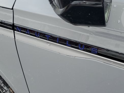 New 2026 Lincoln Nautilus Reserve image 7