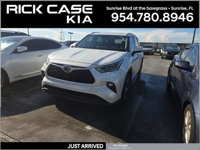 Used 2022 Toyota Highlander XLE