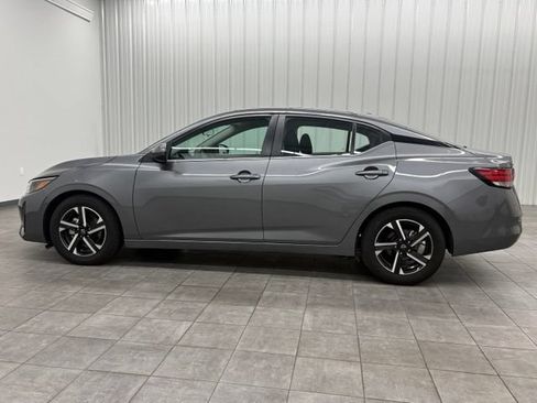 Used 2024 Nissan Sentra SV FWD image 6