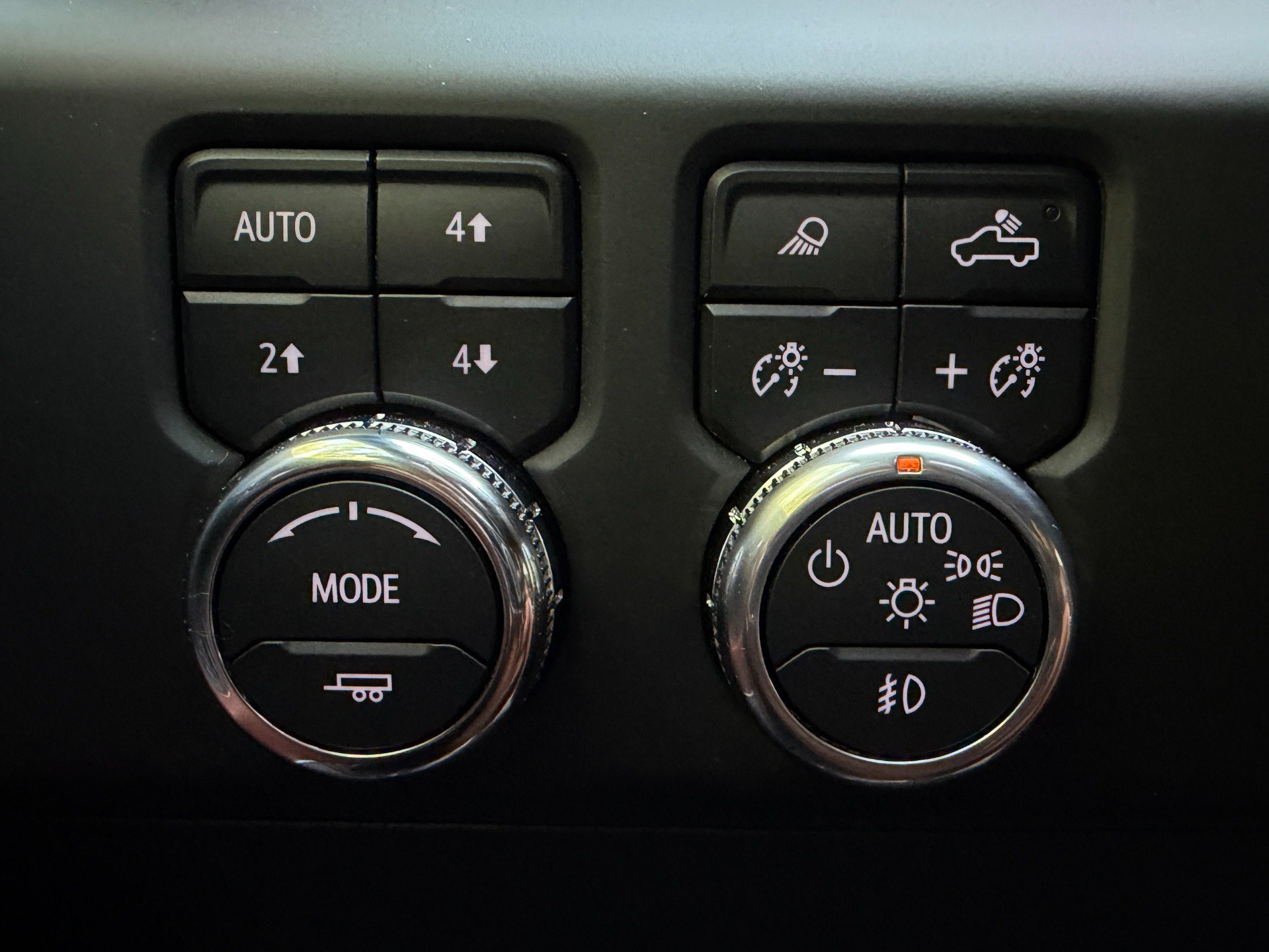 Used 2024 GMC Sierra 3500 Denali Ultimate AWD/4WD image 36