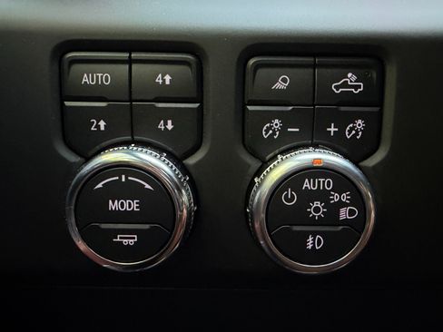 Used 2024 GMC Sierra 3500 Denali Ultimate AWD/4WD image 36