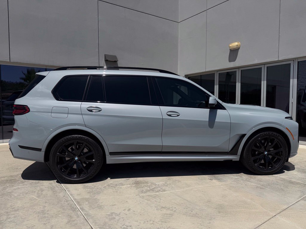 Used 2025 BMW X7 xDrive40i w/ M Sport Package AWD/4WD image 2
