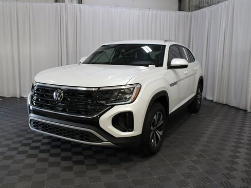 New 2026 Volkswagen Atlas Cross Sport SE image 26