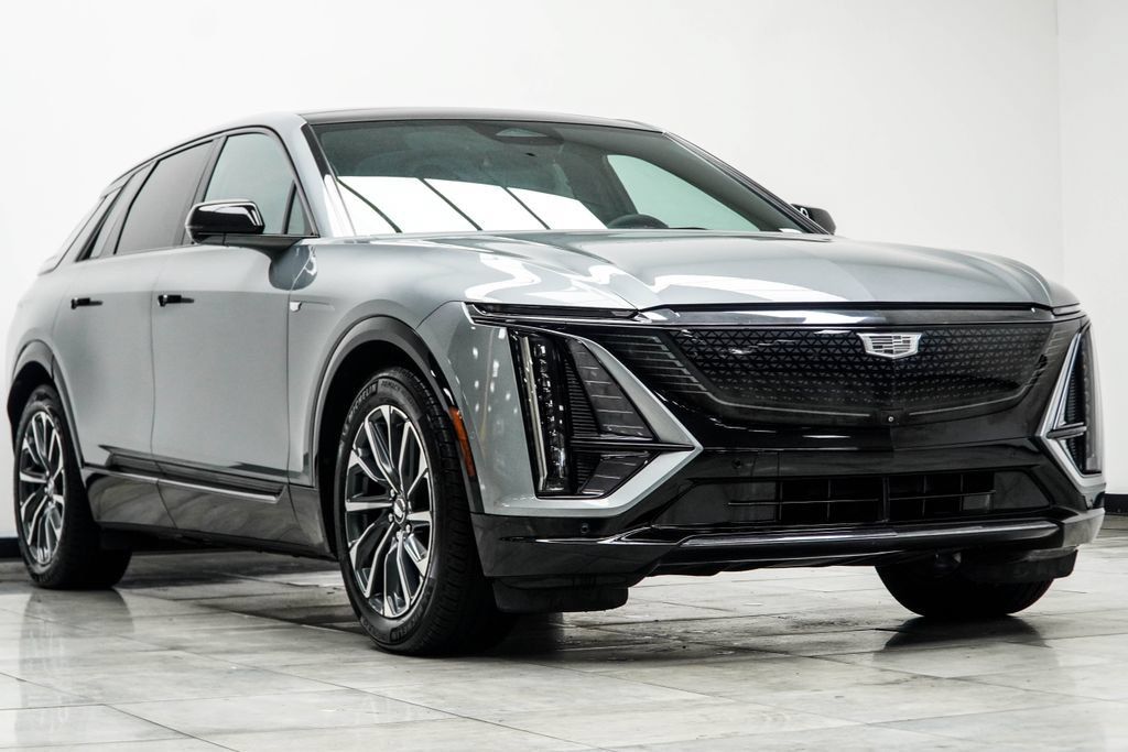 Used 2024 Cadillac Lyriq Sport RWD image 4