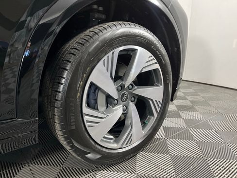 New 2025 Audi Q6 e-tron Premium Plus image 12