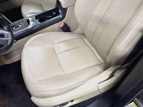 Used 2017 Land Rover Discovery Sport HSE image 34