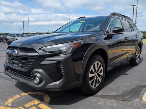 Used 2023 Subaru Outback Premium AWD/4WD image 4