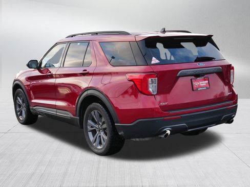 Used 2021 Ford Explorer XLT w/ Equipment Group 202A image 5