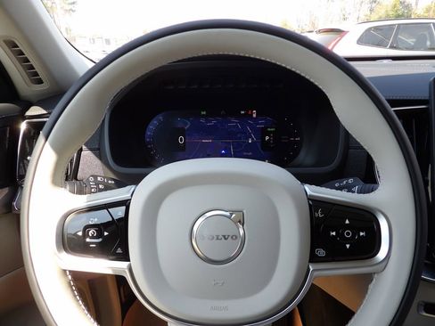 New 2026 Volvo XC90 T8 Ultra w/ Protection Package Premier AWD/4WD image 15