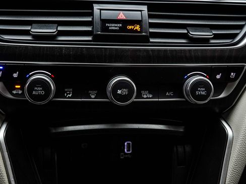 Used 2018 Honda Accord Touring image 24