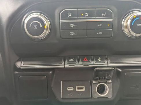 Used 2021 GMC Sierra 2500 4x4 Crew Cab w/ Convenience Package image 32
