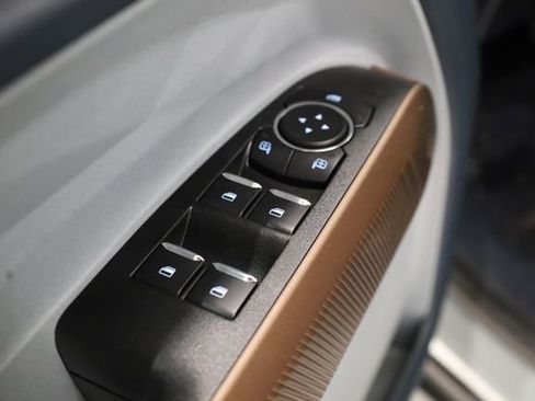 Used 2024 Ford Maverick Lariat image 18