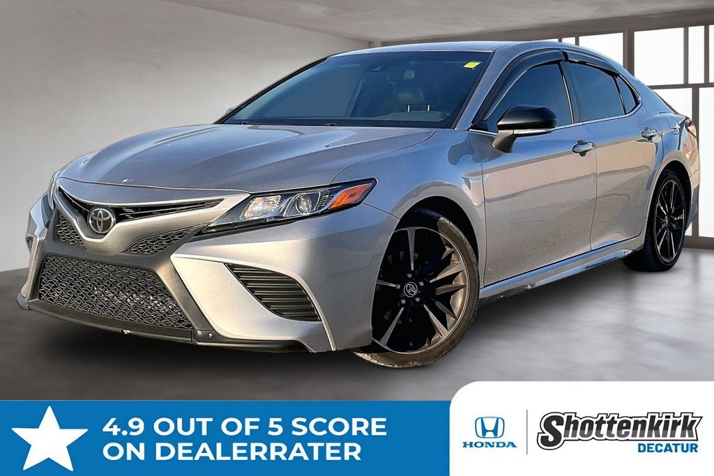 Used 2020 Toyota Camry SE FWD image 1