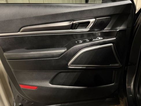 Used 2024 Kia Telluride S w/ S Sunroof Package image 12