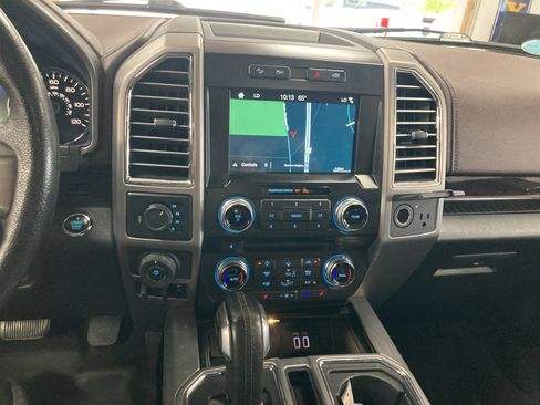 Used 2016 Ford F150 Platinum w/ Equipment Group 701A Luxury AWD/4WD image 22