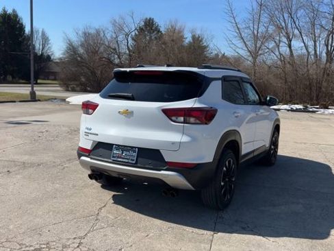 Certified 2022 Chevrolet TrailBlazer LT w/ Convenience Package image 8