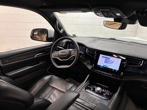 Used 2022 Jeep Wagoneer Series III w/ Premium Group I image 31