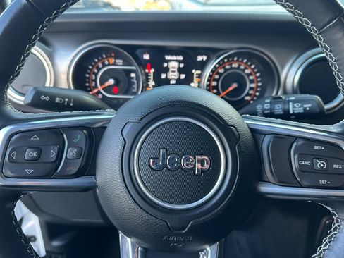 Used 2021 Jeep Wrangler Unlimited Sahara image 28