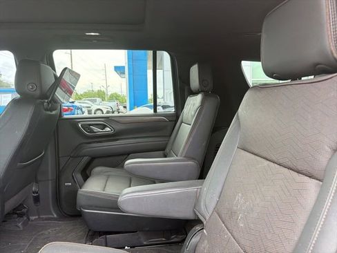 Used 2023 Chevrolet Suburban High Country RWD image 8