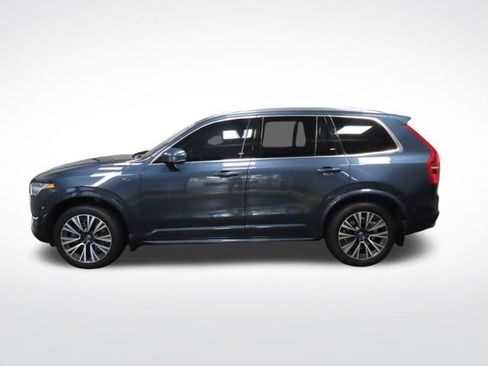 Used 2020 Volvo XC90 T5 Momentum FWD image 2