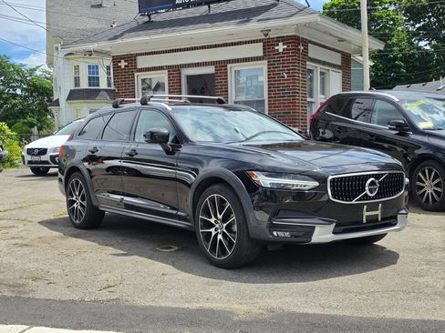 Used 2018 Volvo V90 T6 Cross Country w/ Convenience Package AWD/4WD image 25