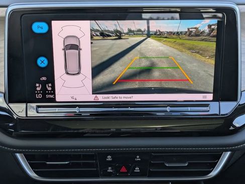New 2026 Volkswagen Atlas SE FWD image 24
