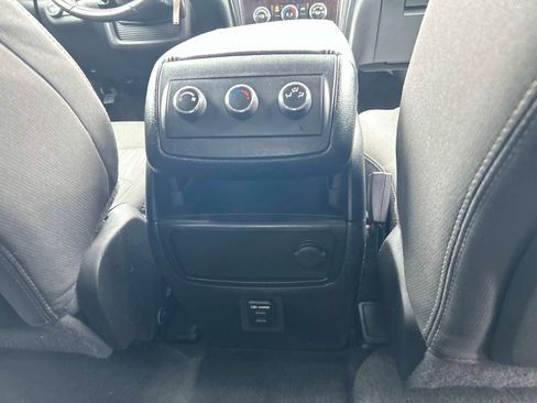 Used 2016 Chevrolet Traverse LT w/ Style and Technology Package image 16