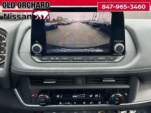 Used 2023 Nissan Rogue SV w/ SV Premium B Package image 16