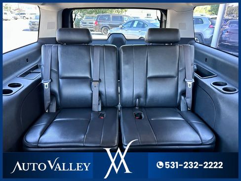 Used 2011 Cadillac Escalade ESV Premium image 39