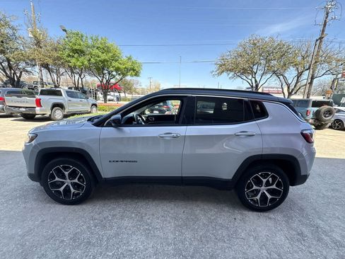 Used 2024 Jeep Compass Limited AWD/4WD image 3