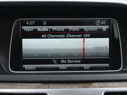 Used 2014 Mercedes-Benz E 550 4MATIC Sedan image 29