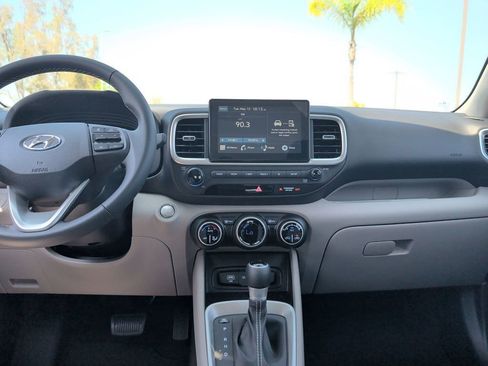 Used 2026 Hyundai Venue SEL FWD image 27