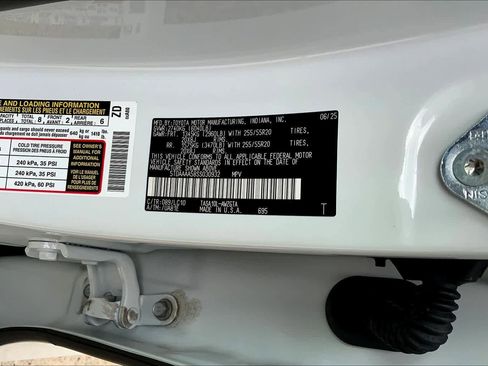 Used 2025 Toyota Grand Highlander FWD image 37
