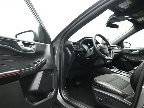 Certified 2025 Ford Escape ST-Line image 9