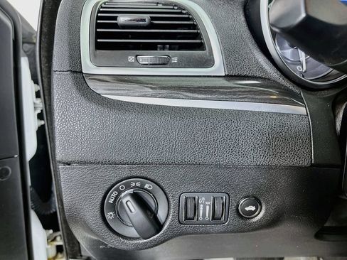 Used 2019 Chrysler 300 Touring w/ Sport Appearance Package RWD image 12