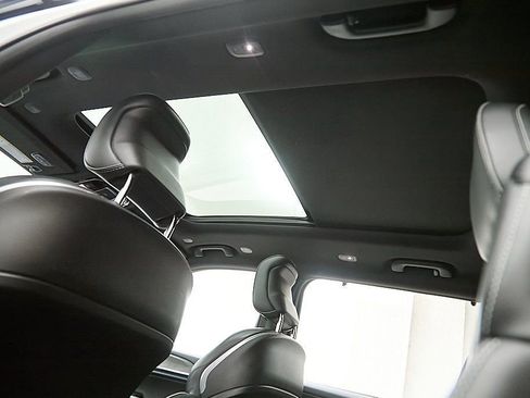 Used 2022 Jeep Grand Cherokee L Overland w/ Advanced Protech Group III image 28