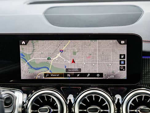 Used 2023 Mercedes-Benz EQB 350 4MATIC SUV image 12