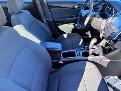 Used 2017 Chevrolet Cruze LT w/ Convenience Package image 28